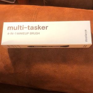 Alleyoop Multi-Tasker 4-In-1 Makeup Brush